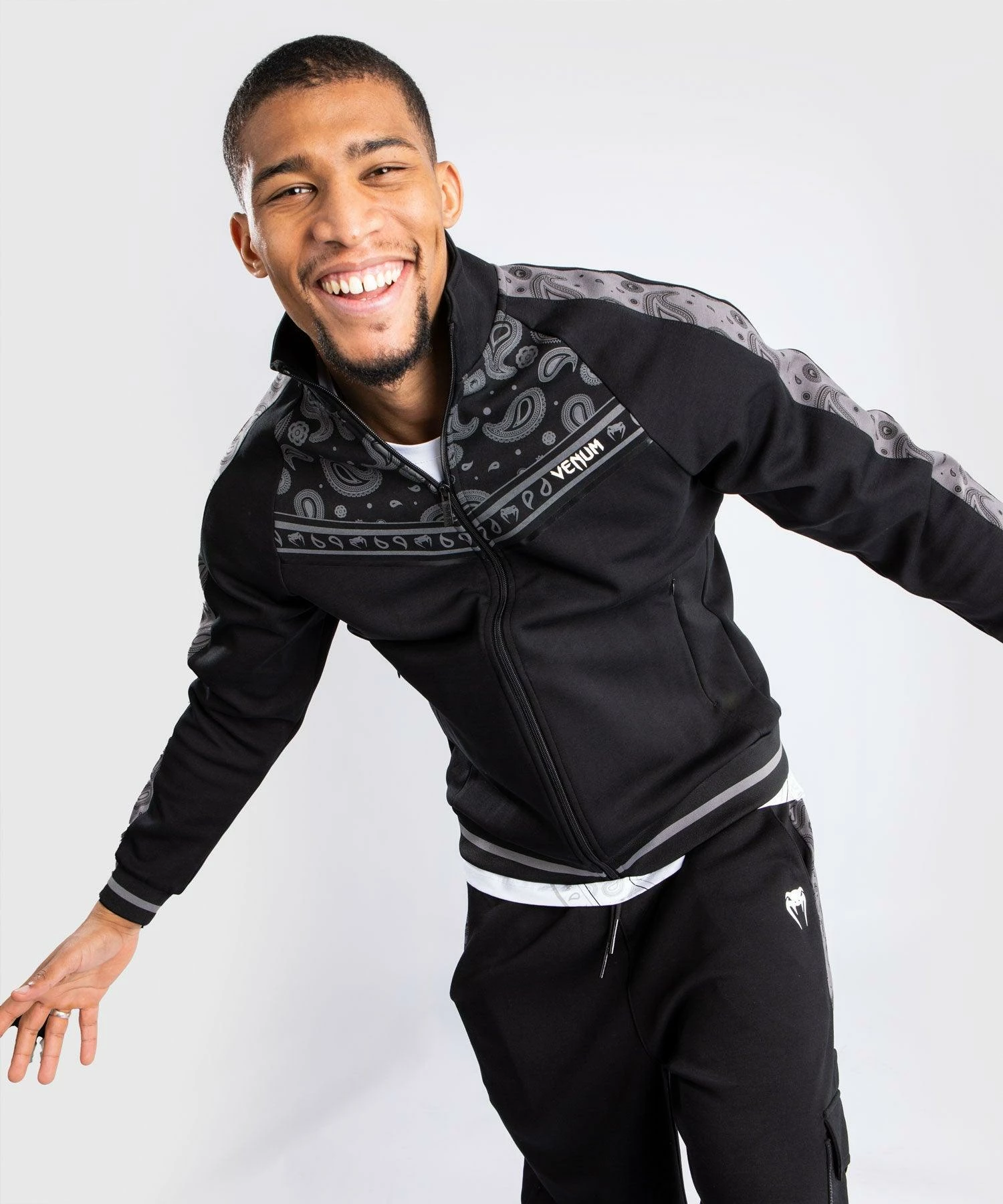 Venum Cali 34 Track Jacket - Black 4 Venum Cali 34 Track Jacket - Black - Image 2