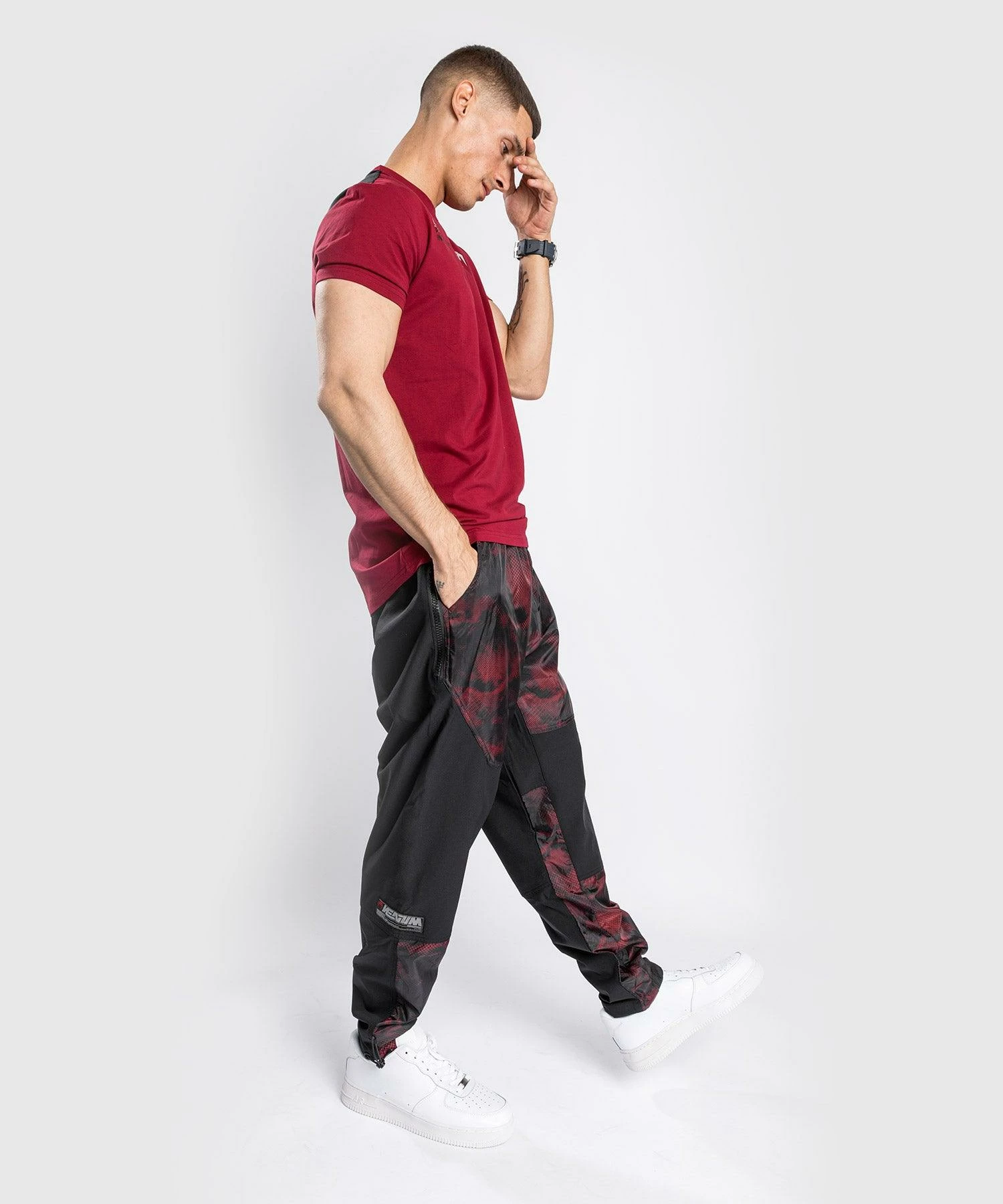 Venum Laser XT Jogger - Oversize - Black/Red 4 Venum Laser XT Jogger - Oversize - Black/Red - Image 2