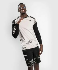 UFC Venum Authentic Fight Week Men's 2.0 Long Sleeve T-Shirt - Sand/Black