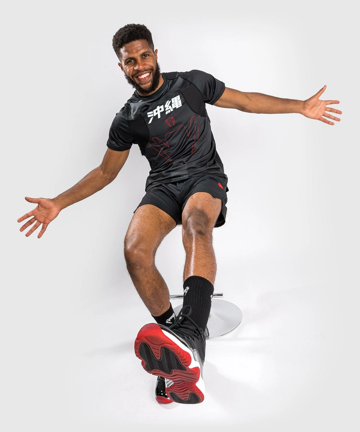 Venum Okinawa 3.0 Dry Tech T-Shirt Short Sleeves - Black/Red 5 Venum Okinawa 3.0 Dry Tech T-Shirt Short Sleeves - Black/Red - Image 3