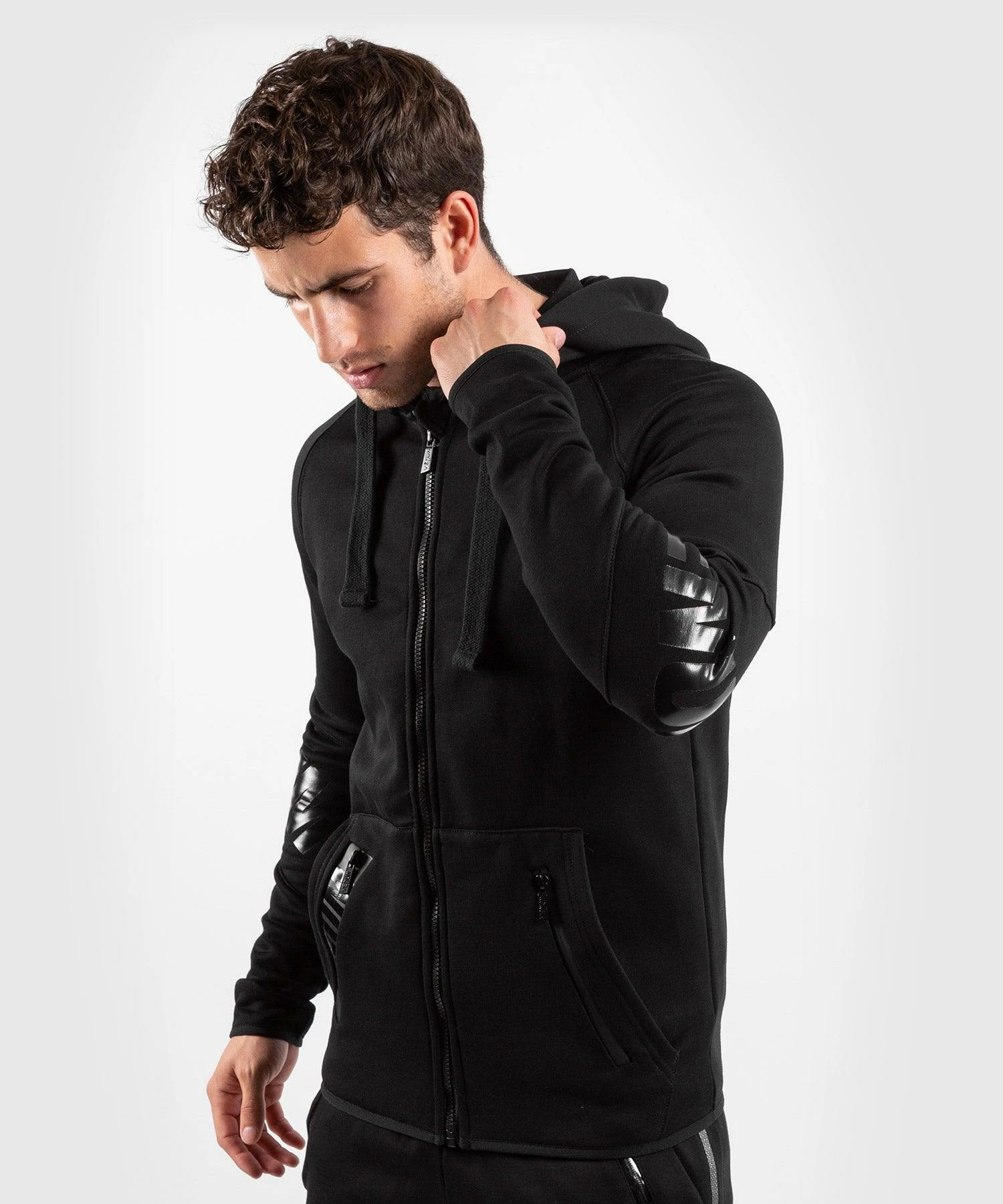 Venum Contender 3.0 Hoodie - Black/Black 7 Venum Contender 3.0 Hoodie - Black/Black - Image 5