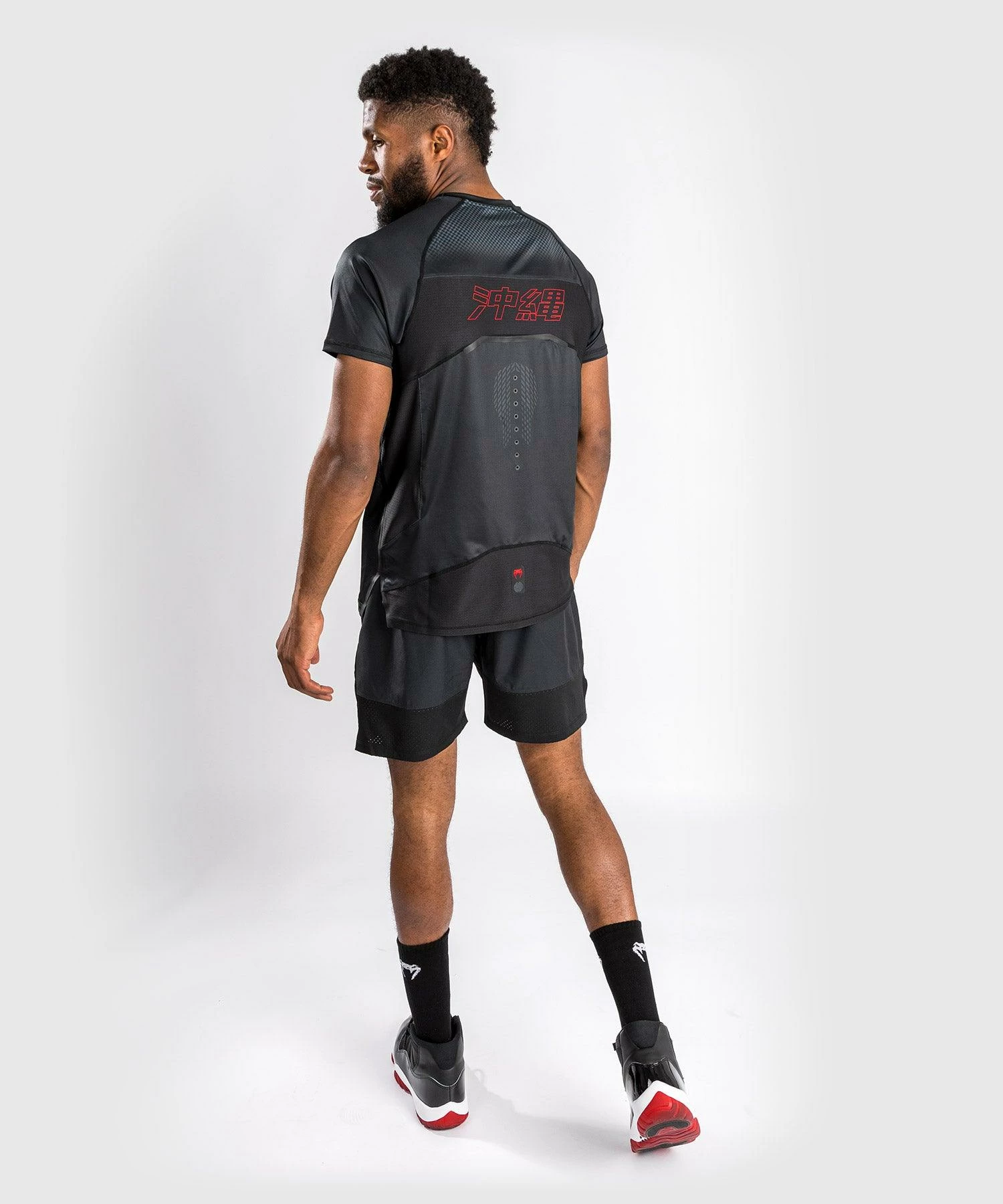 Venum Okinawa 3.0 Dry Tech T-Shirt Short Sleeves - Black/Red 8 Venum Okinawa 3.0 Dry Tech T-Shirt Short Sleeves - Black/Red - Image 6